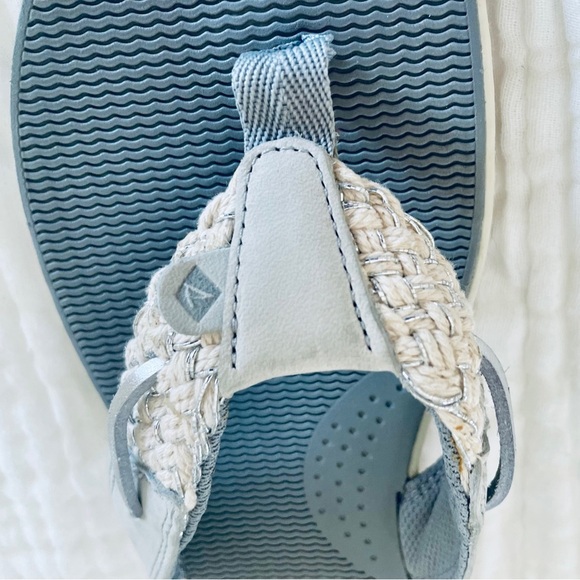 Sperry Parrotfish silver/gray flip flop sandals leather/woven comfort soles 9 - Picture 3 of 7